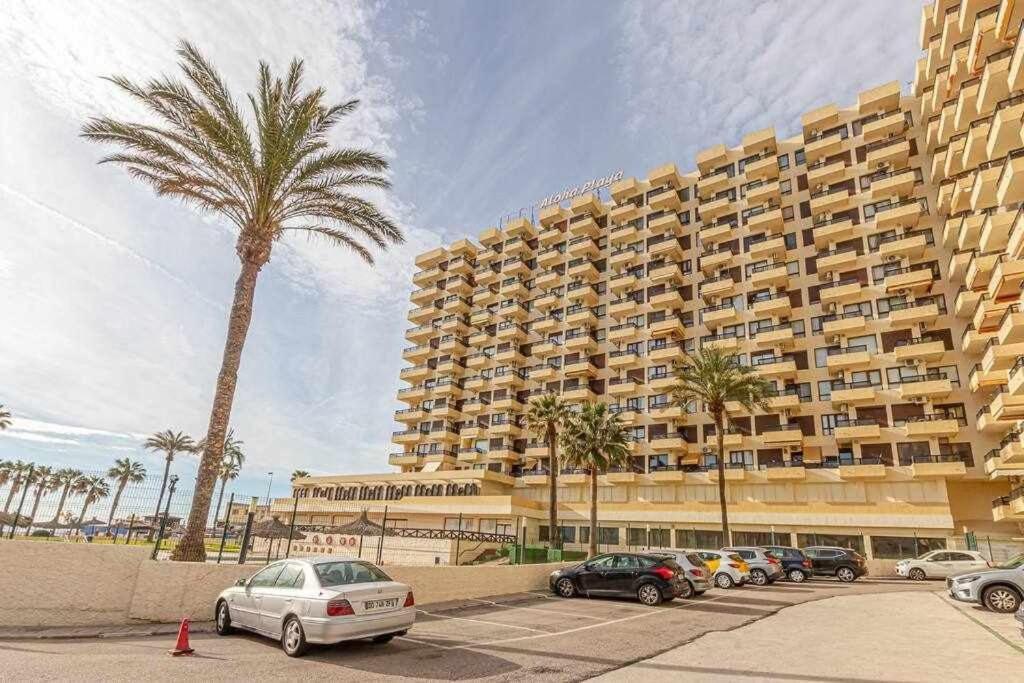 797 Holiday Rentals- Apartamento En Aloha Playa Frente Al Mar เบนัลมาเดนา ภายนอก รูปภาพ
