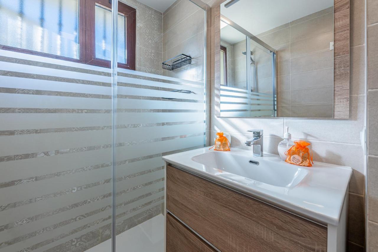 797 Holiday Rentals- Apartamento En Aloha Playa Frente Al Mar เบนัลมาเดนา ภายนอก รูปภาพ